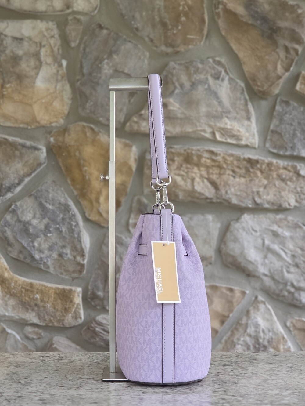 Michael Kors Carson Logo Medium Purple Bucket Shoulder Bag - Picture 2 of 9